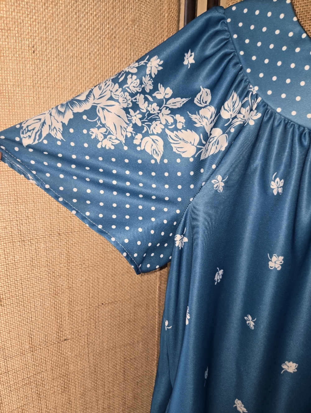 Vintage Carriage Court Blue White Floral Mumu Caftan Nightgown - Picture 4 of 7